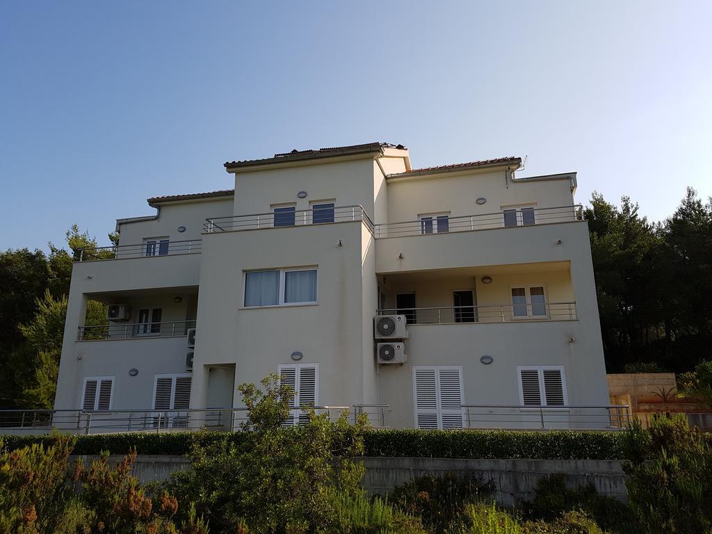 Apartments Villa Maslinica Vrboska Extérieur photo