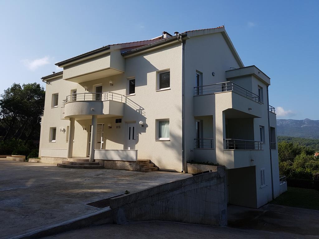 Apartments Villa Maslinica Vrboska Extérieur photo